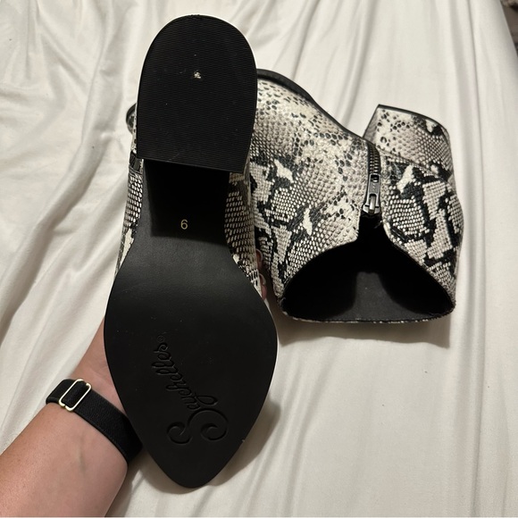 NEW! Python leather boots - Picture 4 of 6